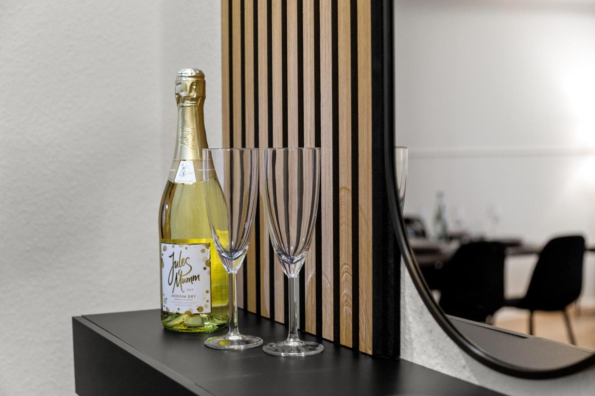 Vinful: Premium-Apartment Mit Balkon Und Parkplatz Mülheim an der Ruhr Eksteriør bilde